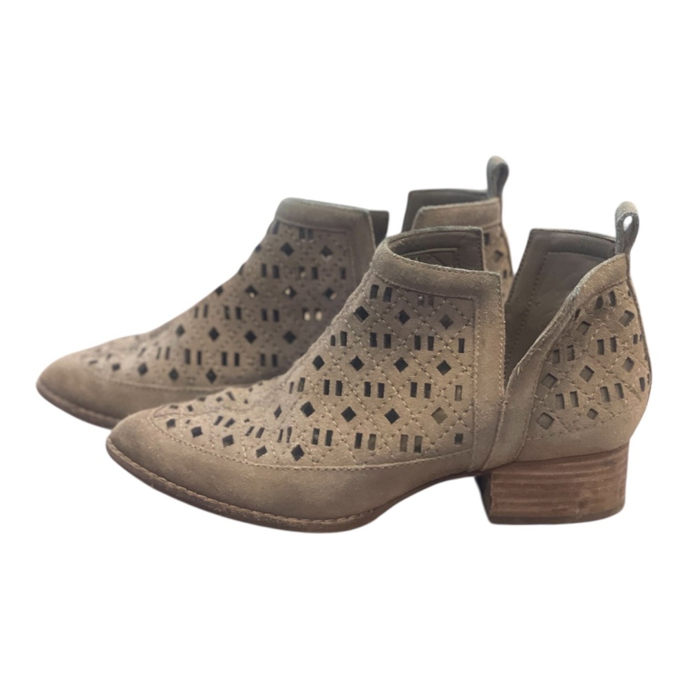 Gianni Bini Tan Suede Laser Cut Ankle Booties Block Heel Women 7.5